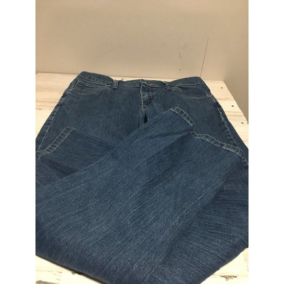 Cabela’s woman’s boot cut jeans size 8 - Picture 2 of 5